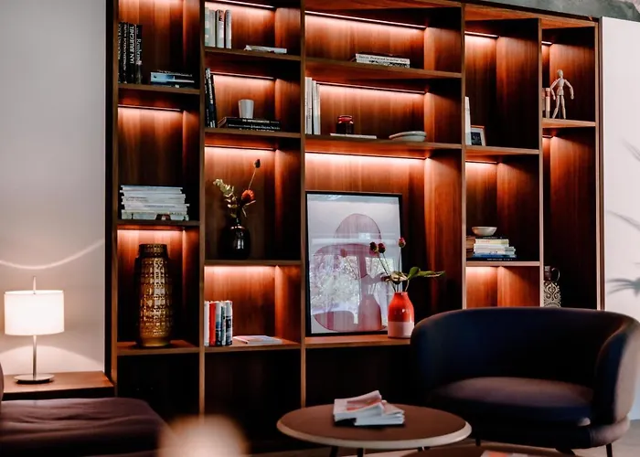 The Flag West M. Otel 4*