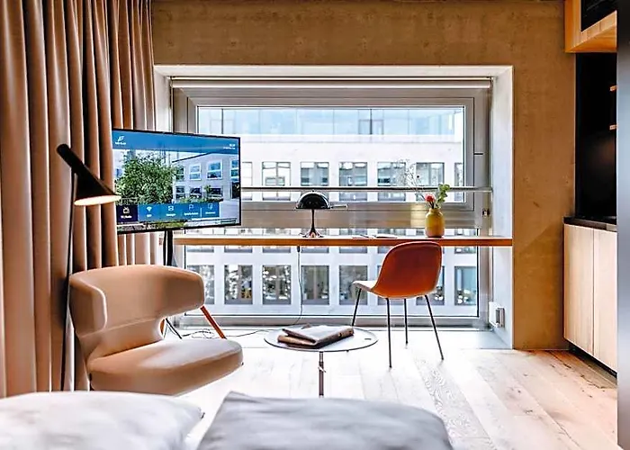 Otel The Flag West M.