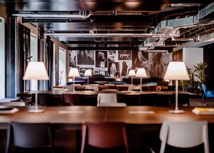 فندق The Flag West M. 4*